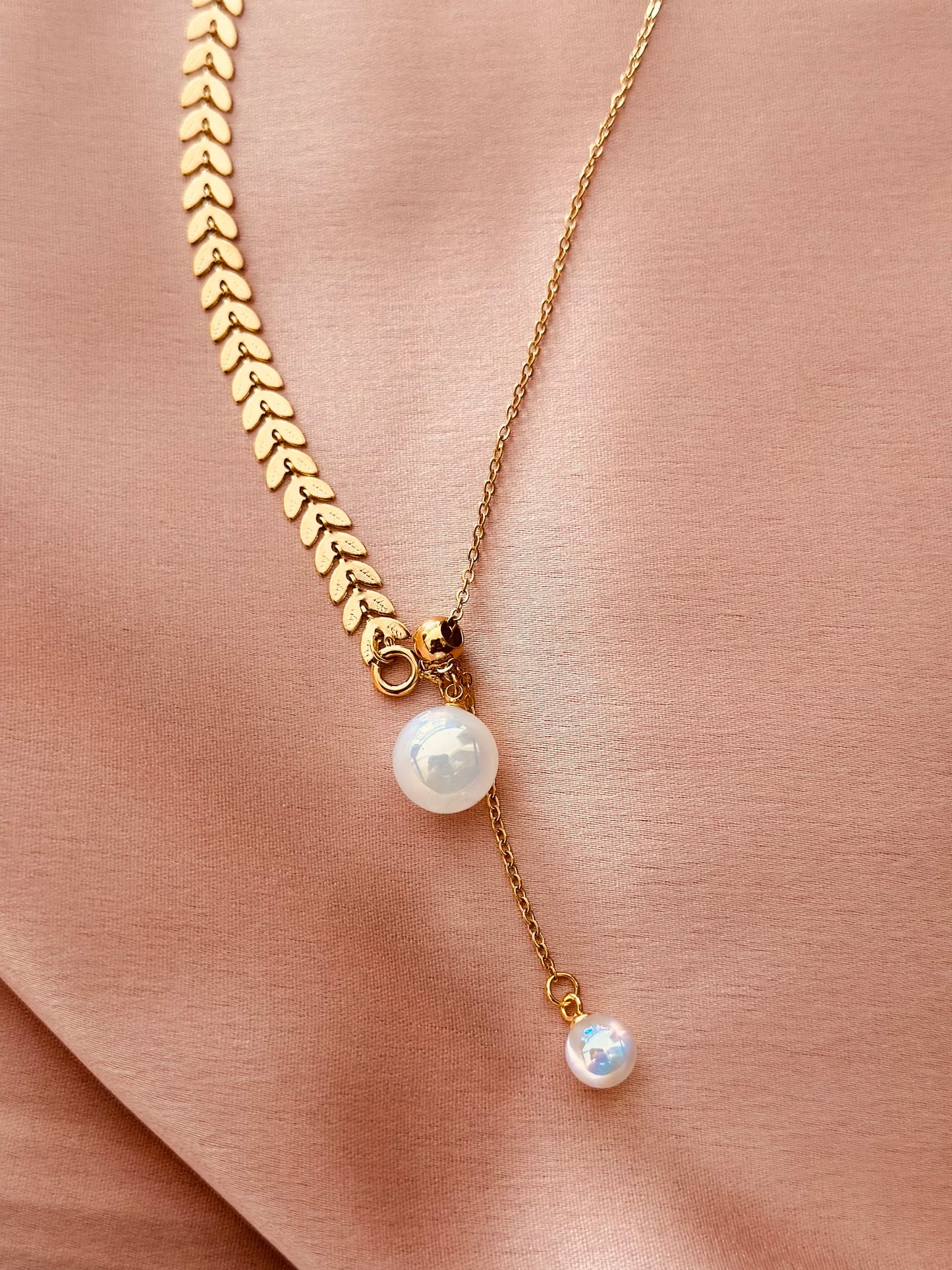 Pearly drops necklace
